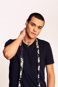 Santos Bravos Cast Photos