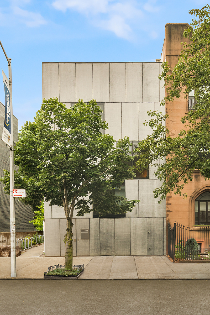 Lorna Simpson’s Former Home and Art Studio Hits the Market for $6.5 M.