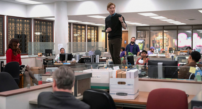Image from pilot episode of The Paper (2025)