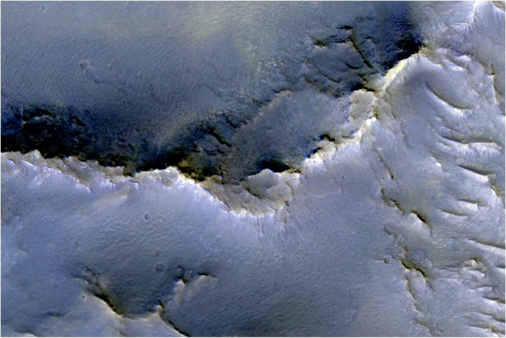 This HiRISE image shows narrow FSR with a pointed pinnacle ridge. The pointed could indicate that this FSR has suffered heavy erosion for a long time until only a narrow peak remained, or it may be that only a narrow part of the original river infill has been preserved. Image Credit: HiRISE Image: ESP_067439_1505 NASA/JPL/University of Arizona. Licence type: Attribution (CC BY 4.0)