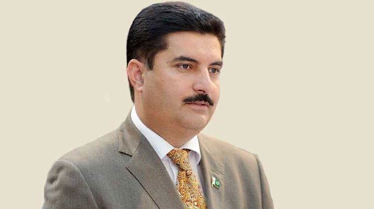 Governor KP, Chan hold informal meeting with senior Journalists