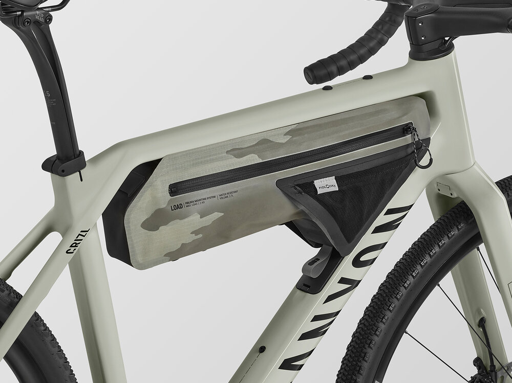 A Canyon Grizl top tube bag