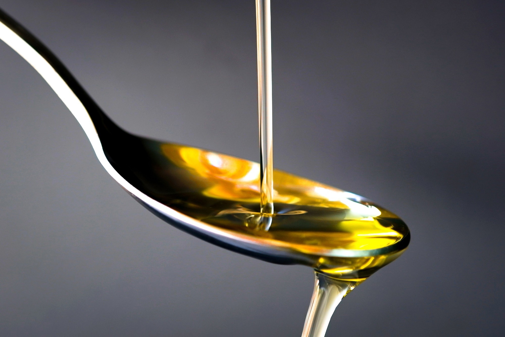 Oleic acid from olive oil reduces infection-related bone loss with age