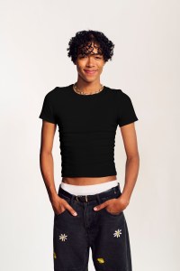 Santos Bravos Cast Photos