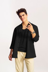 Santos Bravos Cast Photos