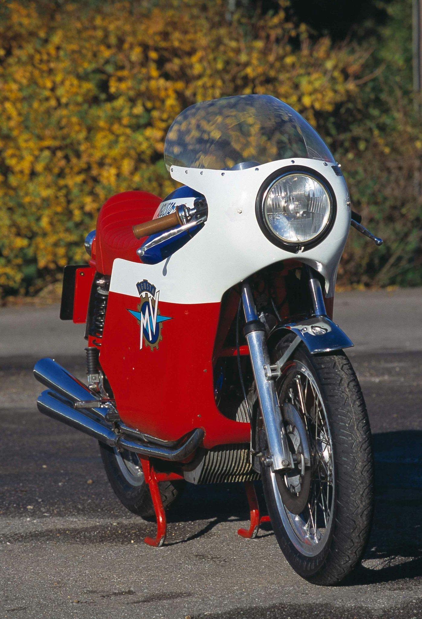 MV Agusta MV750S front