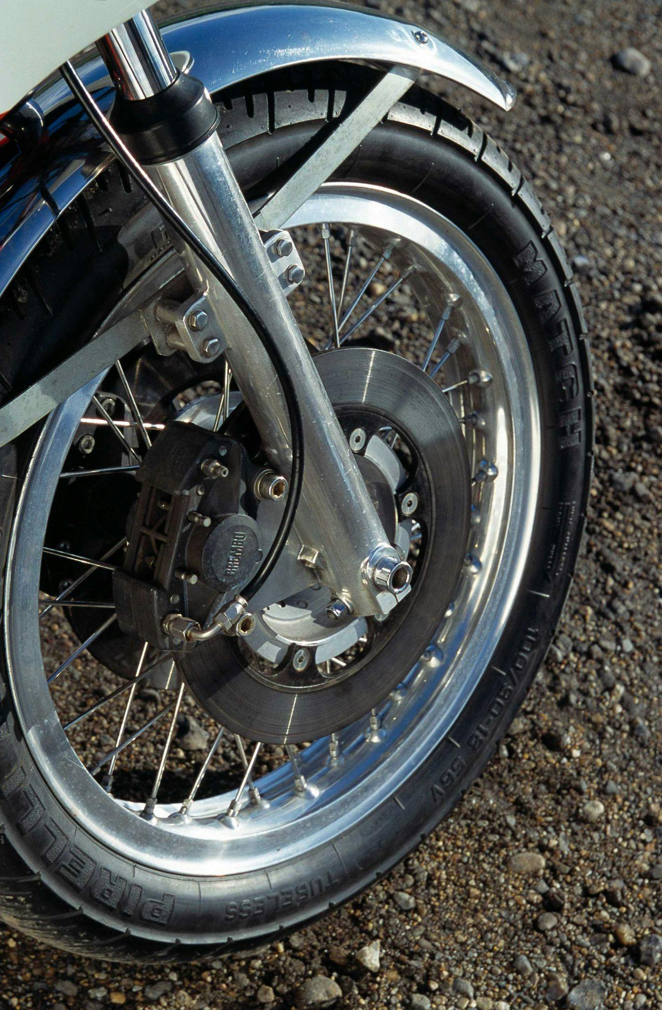 MV Agusta MV750S wheel