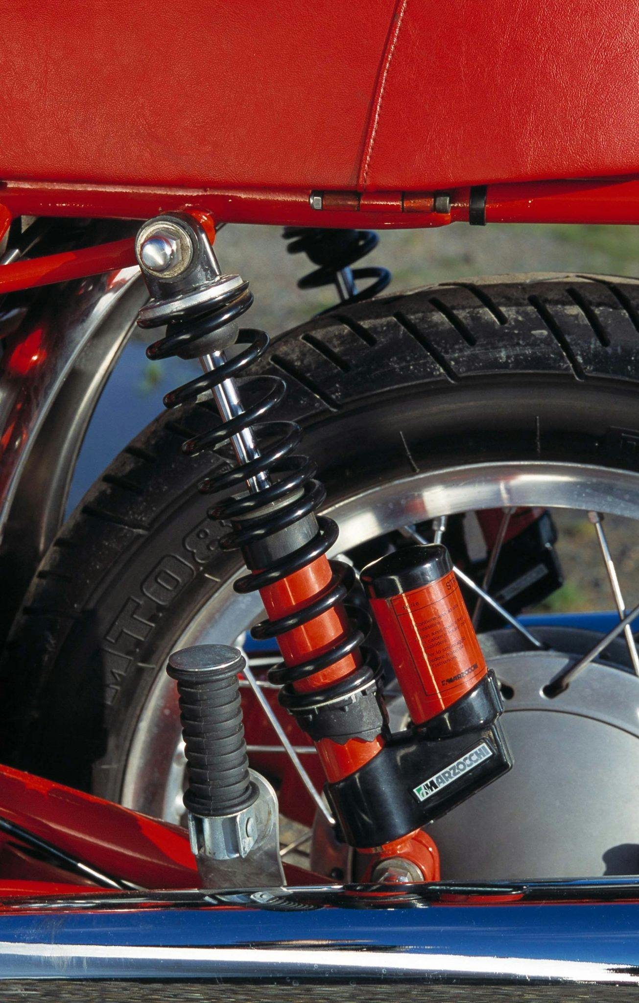 MV Agusta MV750S suspension
