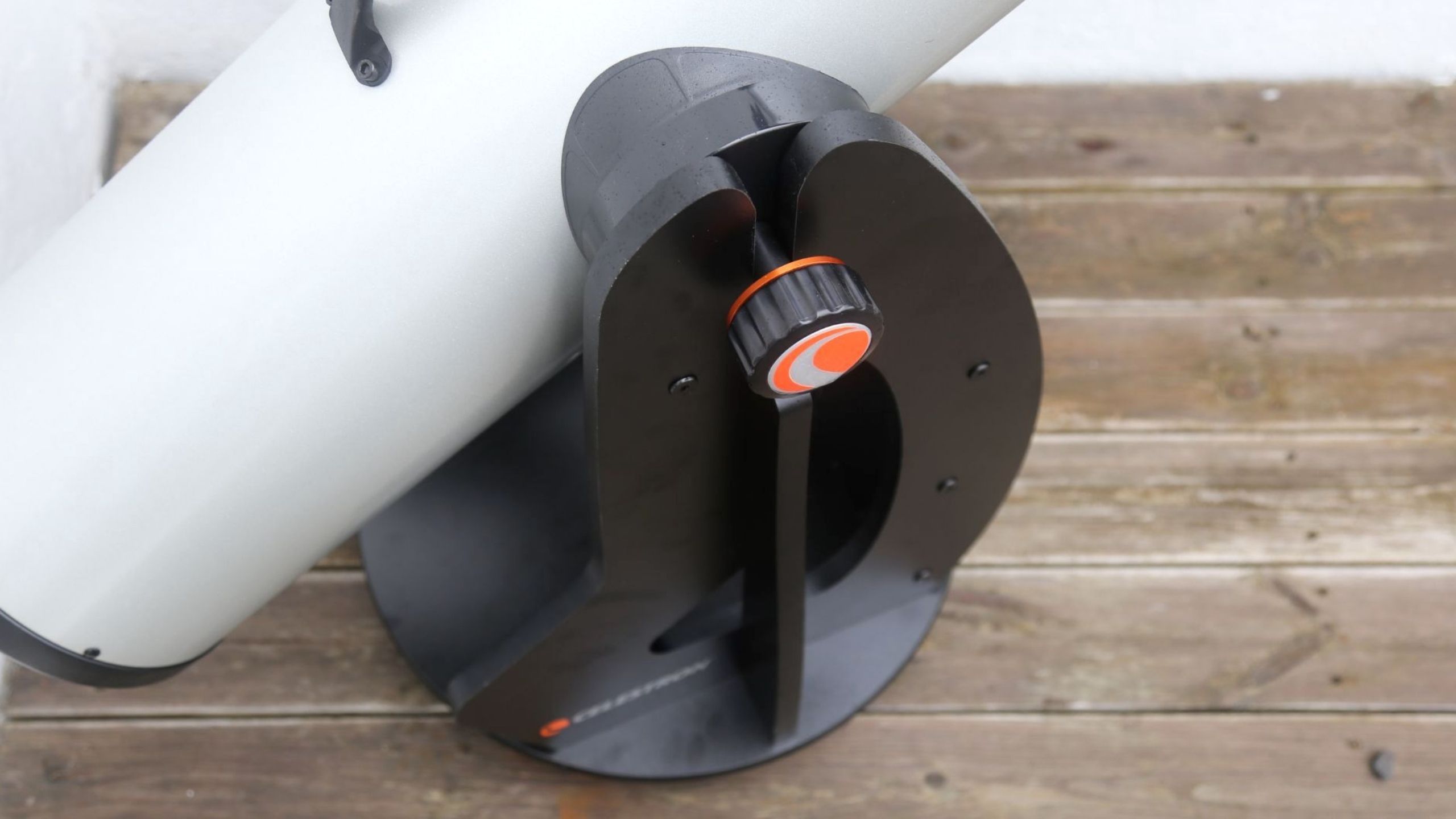 Celestron Starsense explorer 8-inch dobsonian mount side profile