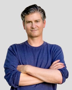 Mike Schur_Headshot_photo credit Marlene Holston - 11.3.21 (2)