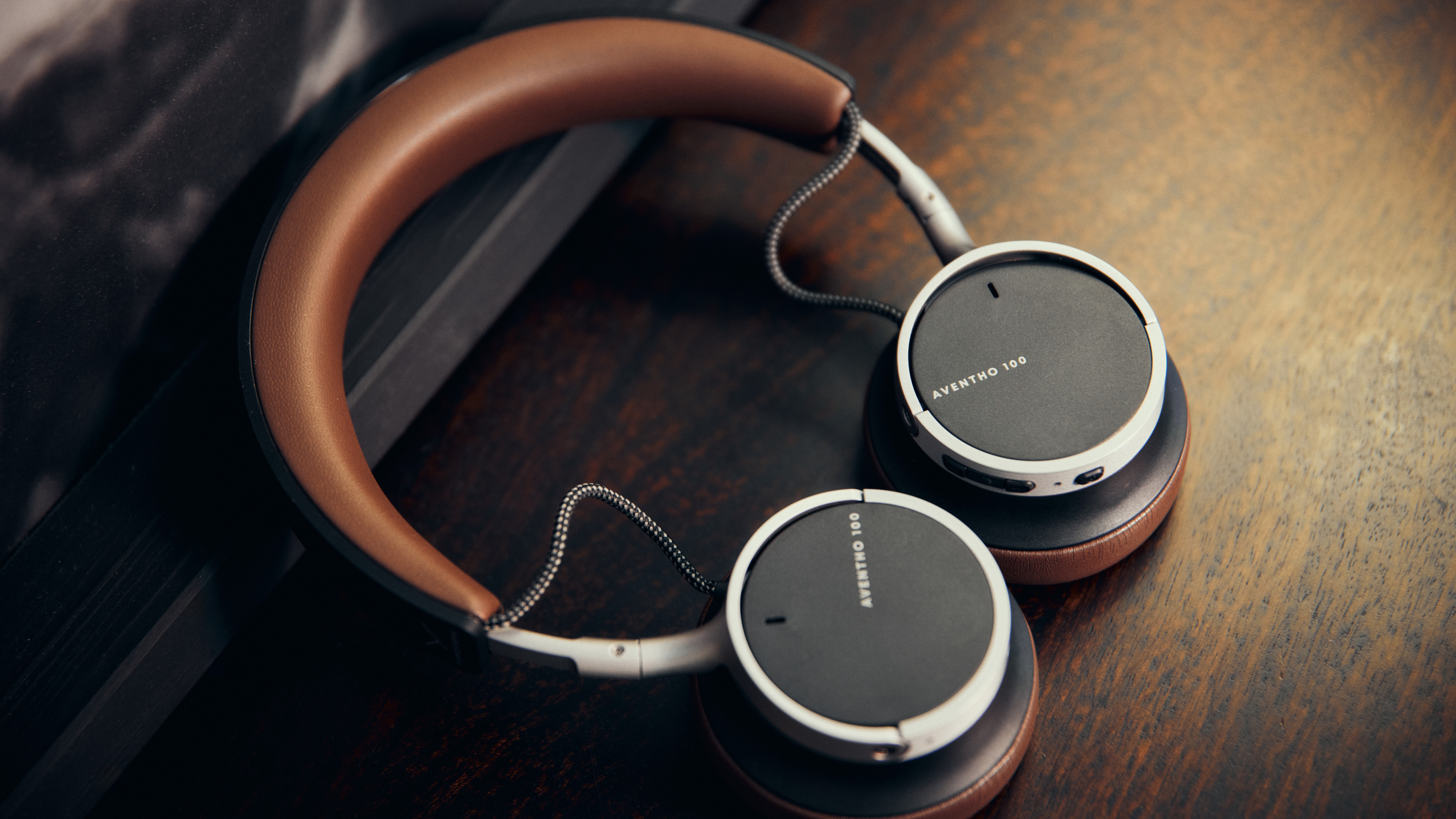 Beyerdynamic Aventho 100 headphones
