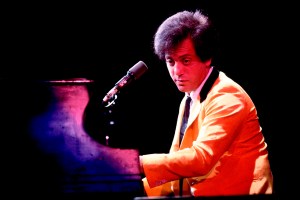 Musician Billy Joel performs onstage at the Rosemont Horizon, Rosemont, Illinois, November 4, 1982. (Photo by Paul Natkin/Getty Images)