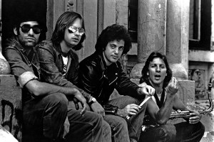 CIRCA 1977:  Singer/songwriter Billy Joel poses for a portrait with his band in circa 1977. (L-R) Liberty DeVito, Doug Stegmeyer, Billy Joel, Richie Cannata. (Photo by Michael Ochs Archives/Getty Images)