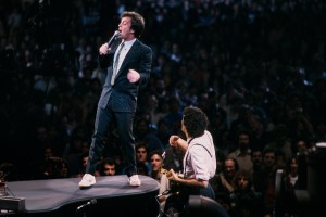 American songwriter and singer Billy Joel performs a New Years Eve Concert at Madison Square Garden on December 31, 1982 in New York, New York. (Photo By Larry Busacca/Getty Images)
