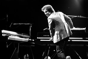 UNITED STATES - JANUARY 01: Billy Joel performs live on stage during his 1980 US tour (Photo by Richard E. Aaron/Redferns)
