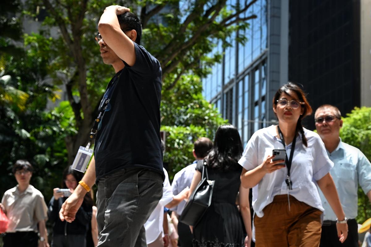 Share your ideas at The Fashion Pulpit on how to cope with rising temperatures