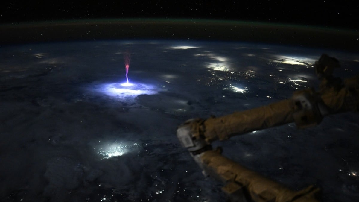 NASA astronaut captures rare lightning that actually shoots toward space