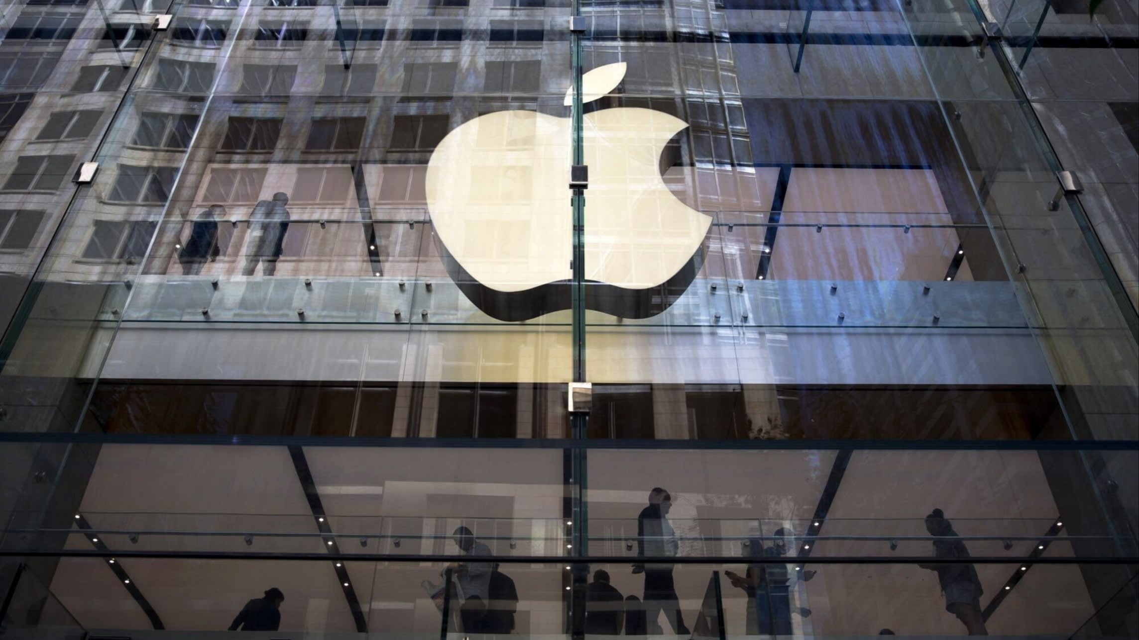 Apple names new chief operating officer – Financial Times