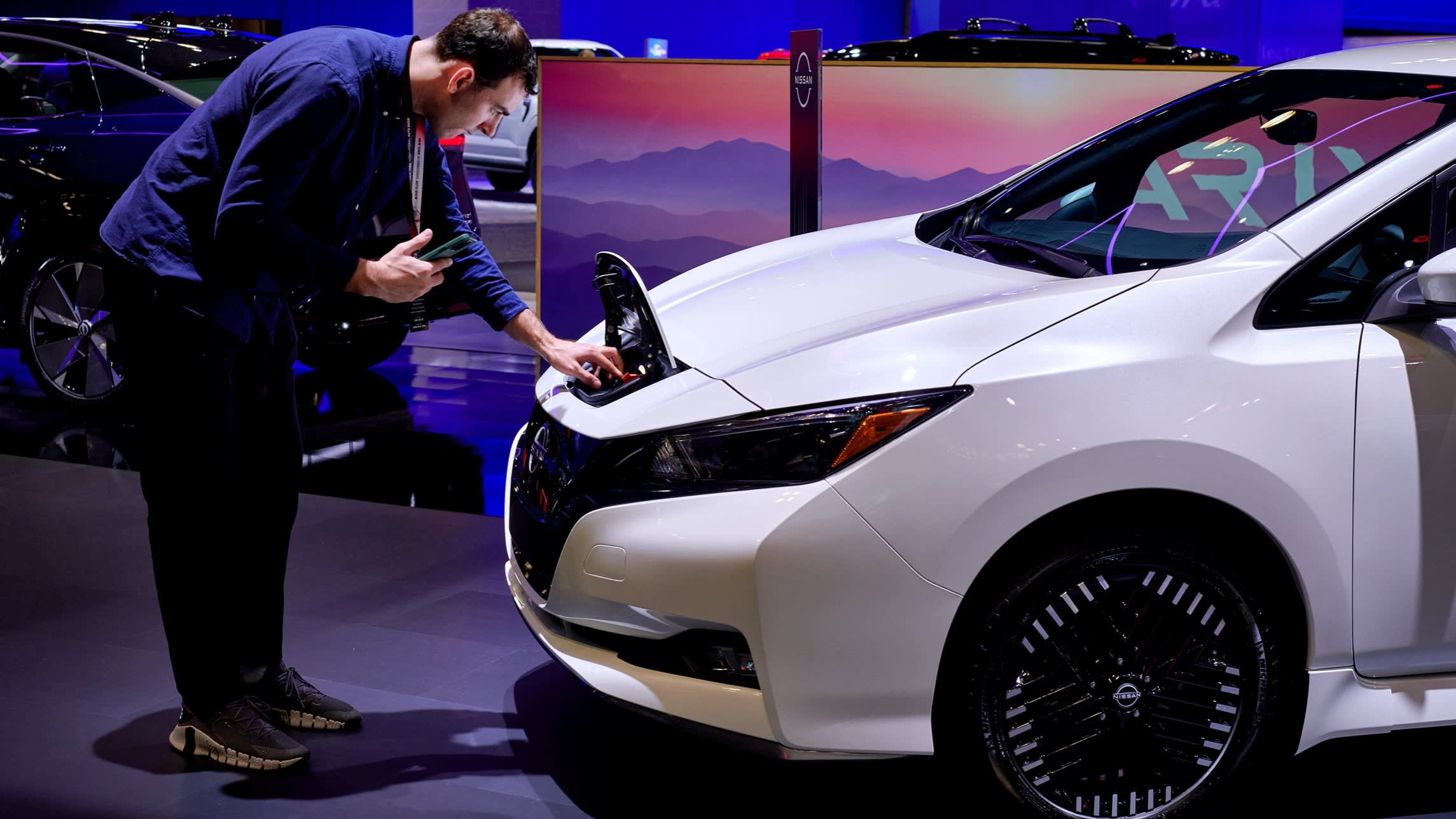 ‘It’s a mess’: carmakers face weeks of uncertainty over EV subsidy scheme – Financial Times