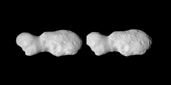 A stereo image pair combining the last complete approach image (right) with a slightly clipped image taken 72 seconds later (left). For a three-dimensional view of the asteroid’s structure, cross your eyes while focusing on the image. Image credit: NASA / Goddard / SwRI / Johns Hopkins APL / Brian May / Claudia Manzoni.
