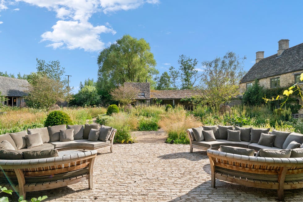 ellen degeneres house in the cotswolds united kingdom