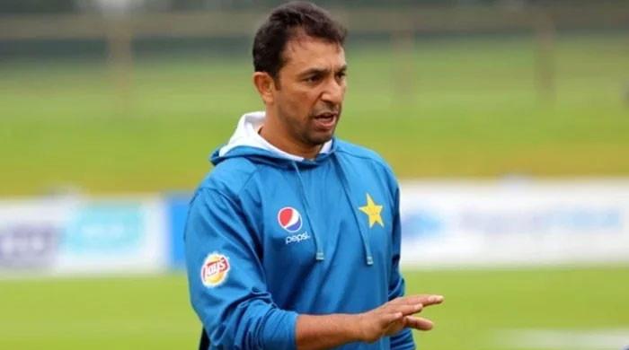 How did Azhar Mahmood manage to get red-ball head coach role?