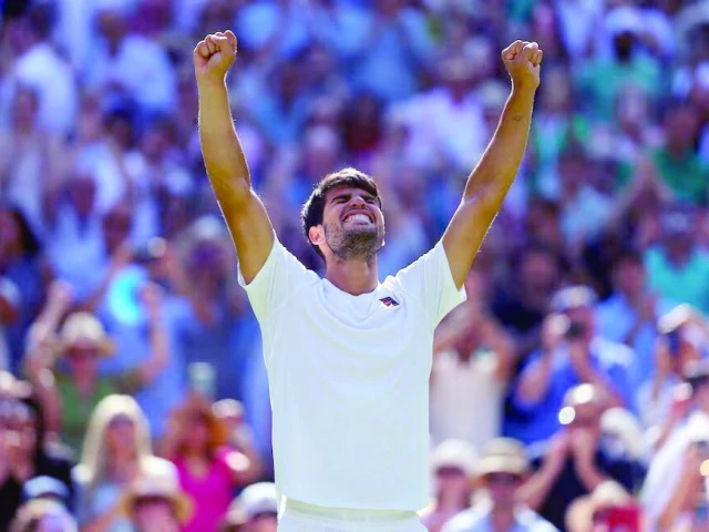 Alcaraz in 3rd successive Wimbledon final
