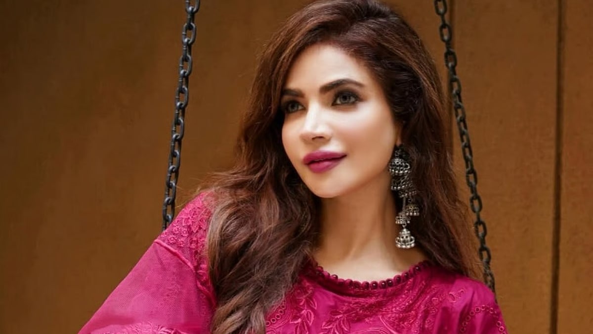 Pakistani actress Humaira Asghar, who was found dead, laid to rest; no foul play suspected – Firstpost