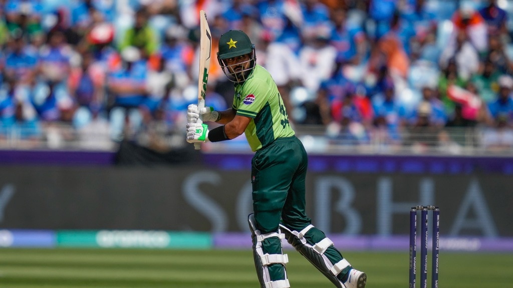Mike Hesson clarifies on Babar Azam wicketkeeping suggestion rumours