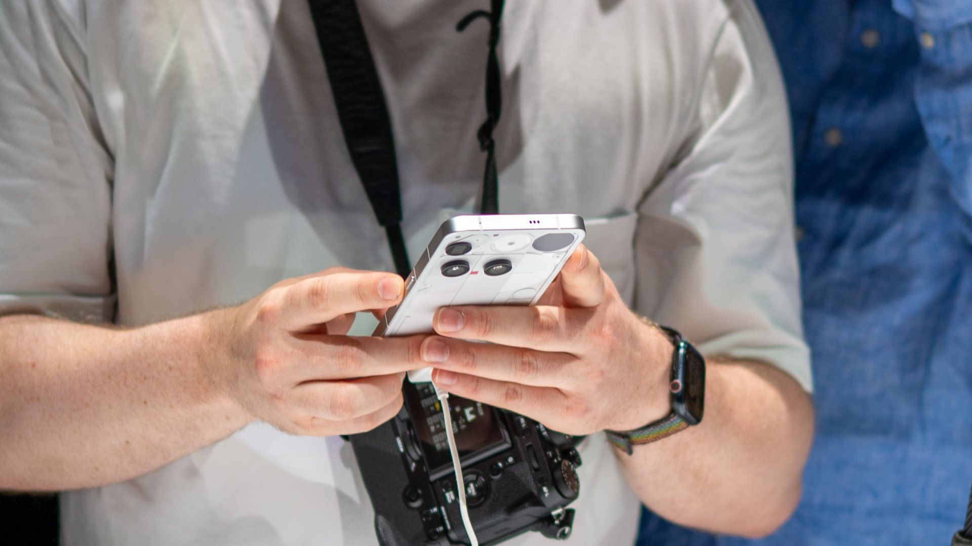 Person holding the Nothing Phone 3.
