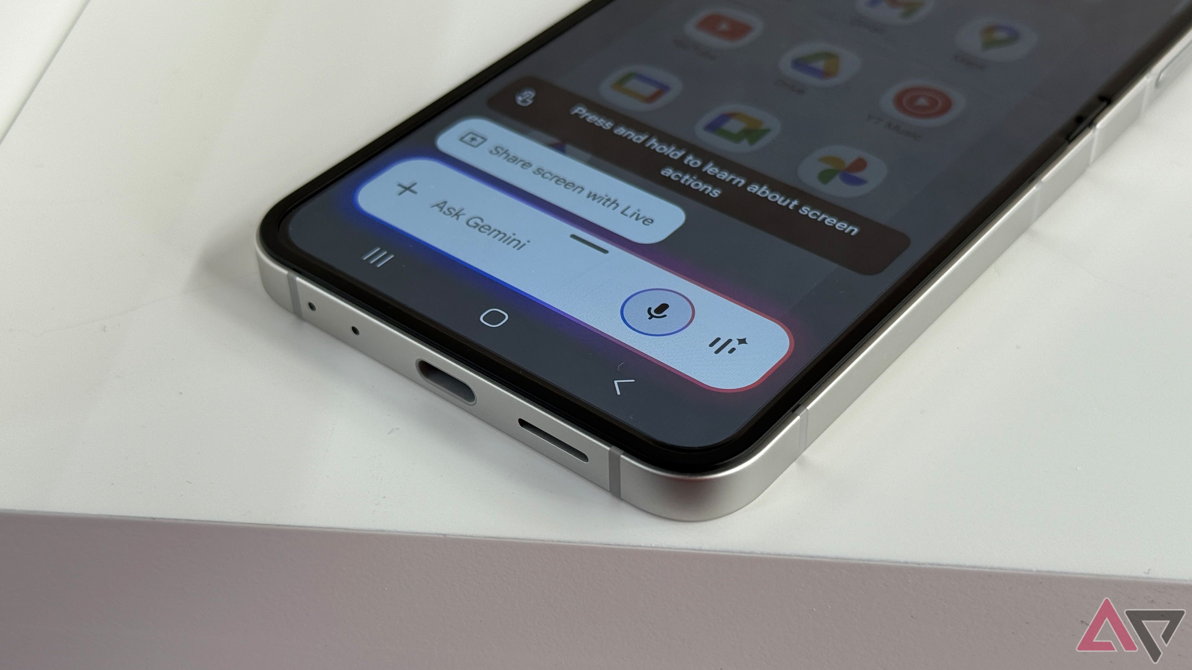 Samsung-Galaxy-Z-Flip-7-open-showing-Gemini