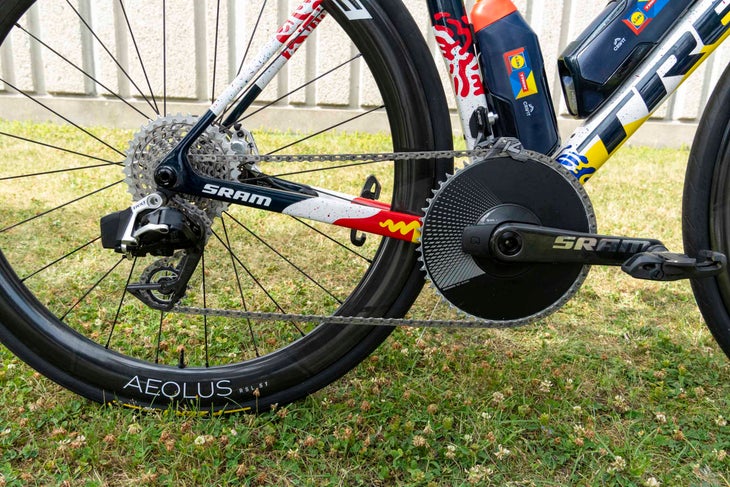 trek-madone-lidl-trek-tour-de-france-2025-matisse-thibaut-nys