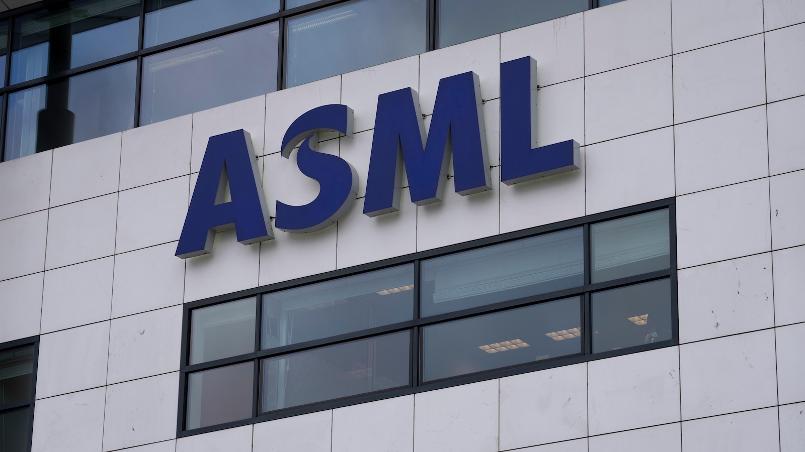 Russian convicted of breaching sanctions by sharing knowhow from tech giant ASML