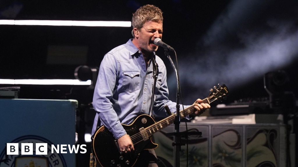 Scottish Secretary attacks ‘snobby’ Edinburgh council over Oasis comments
