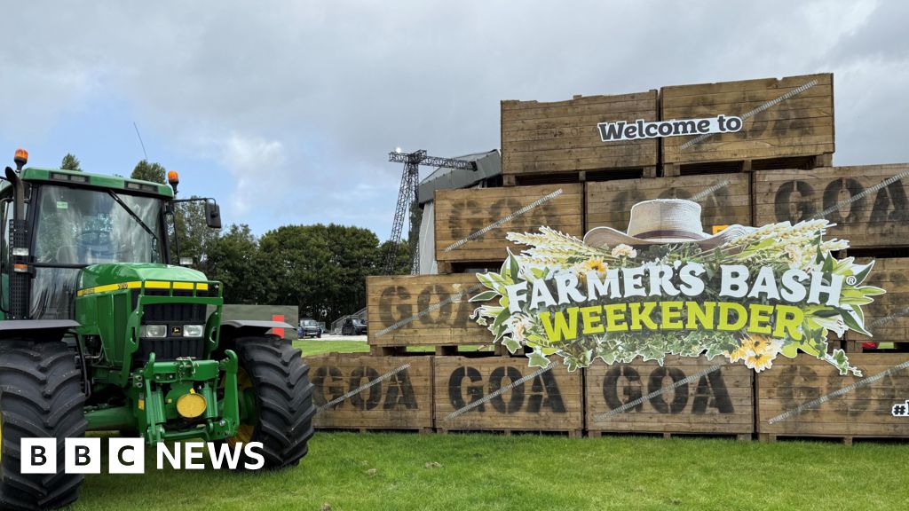 The Farmers Bash headlined by The 2 Johnnies