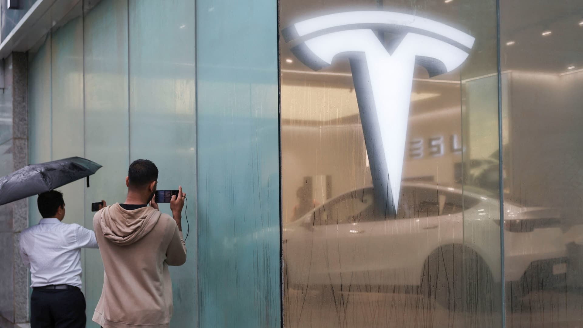 The charts show Tesla shares could be on the verge of a big swing, Katie Stockton says