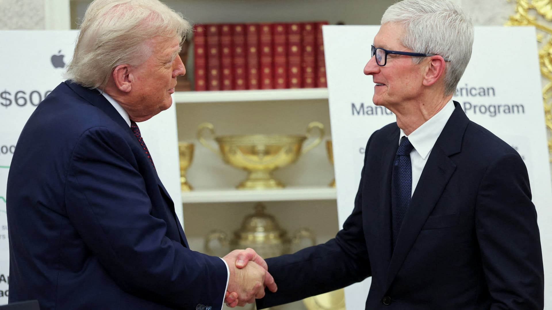 How a $100 billion pledge helped Wall Street forget about Apple’s AI problems — for now
