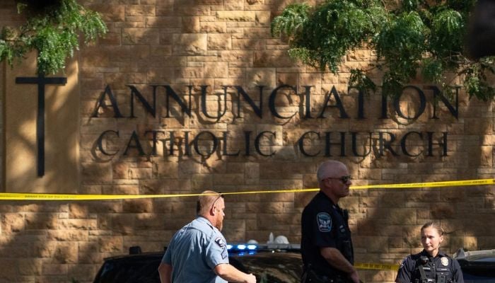 Minneapolis school shooting leaves 2 dead, 17 injured