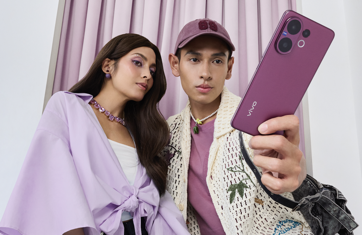 Berry Purple Takes Over: vivo V60 drops in the hottest colour of the season – L'Officiel Malaysia