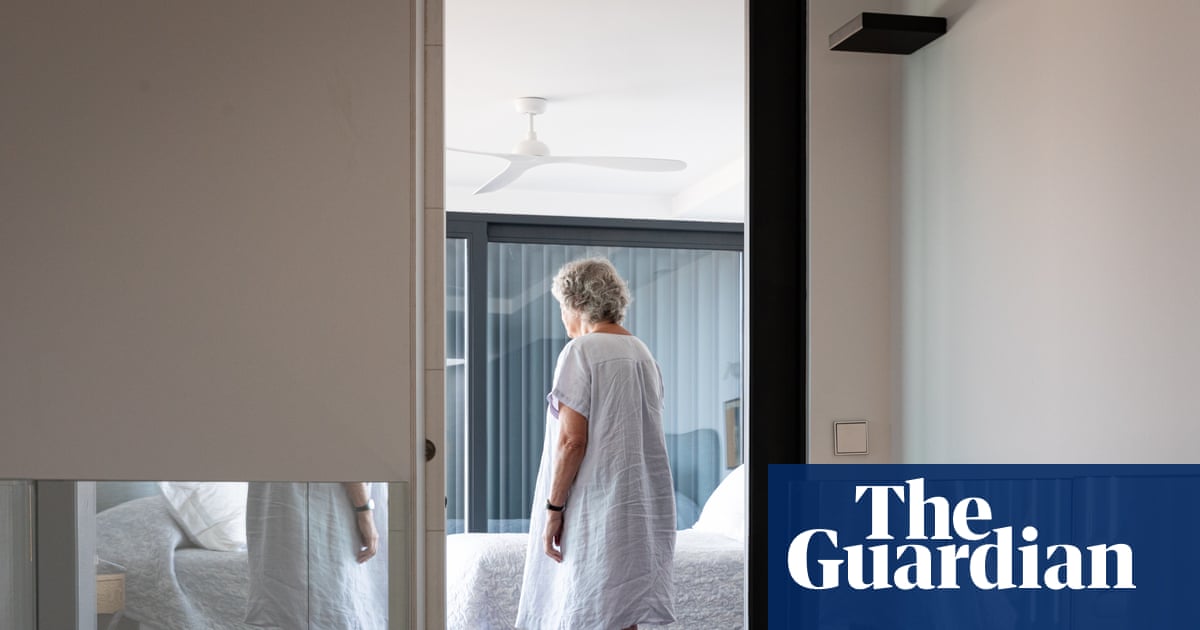 Amazon customer says delivery driver she found masturbating in her bedroom returned to her home | Spain