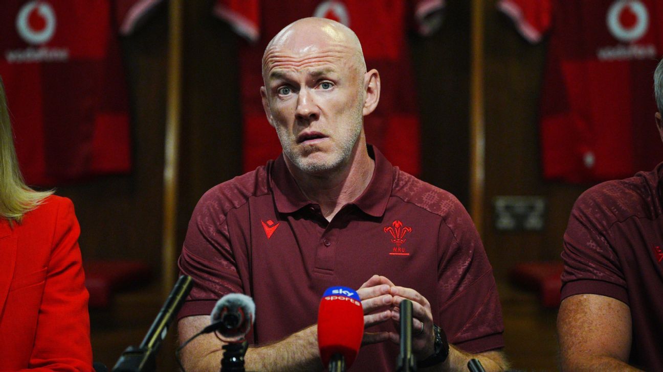 New Wales coach Tandy admits shock at Louis Rees-Zammit return