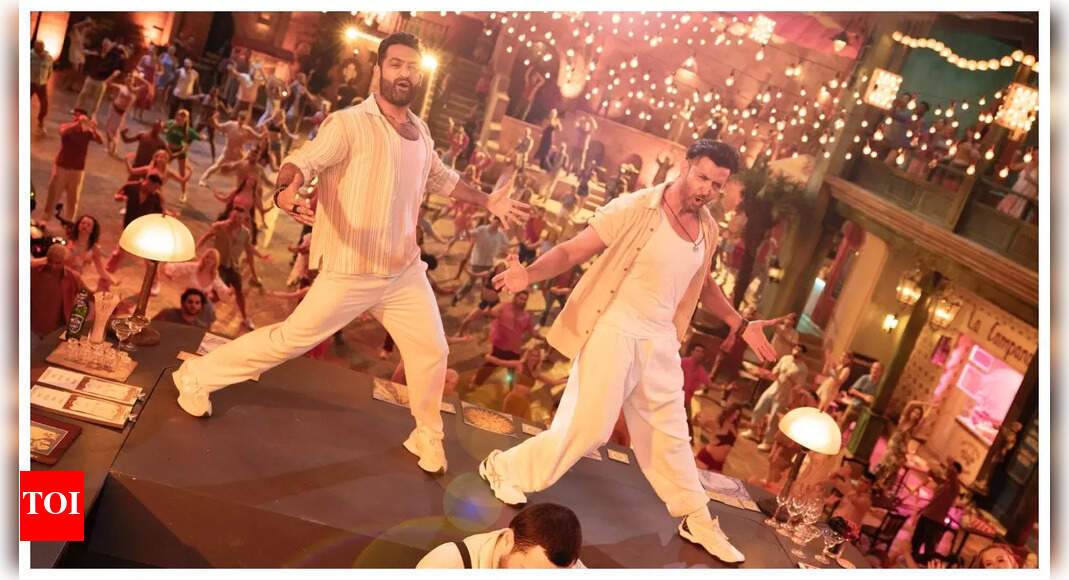 Hrithik Roshan and Jr NTR’s ‘War 2’ zooms past War’s collection at the end of day 2 | Hindi Movie News