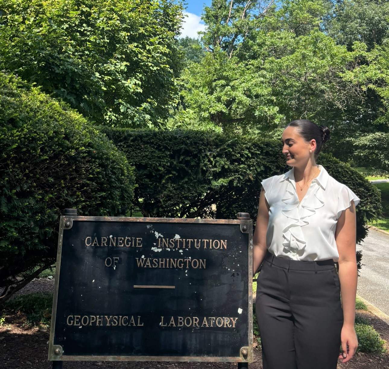 Senior geology major Kate Halpin completed a 10-week summer internship at Carnegie Science in Washington, D.C.
