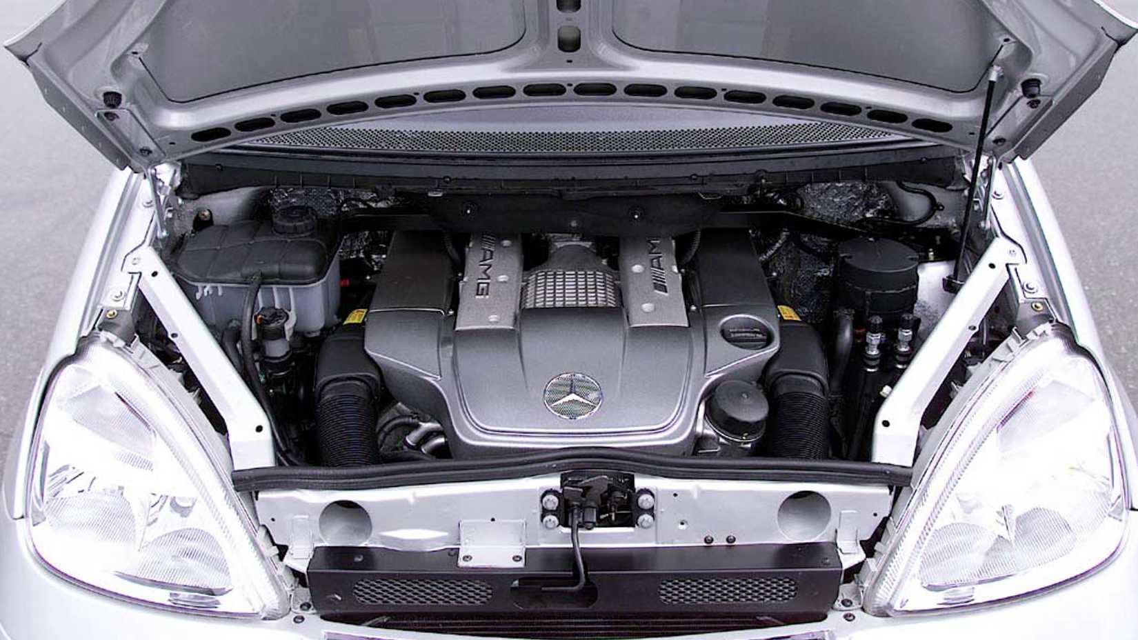 2002 Mercedes-Benz A32K AMG engine bay close up