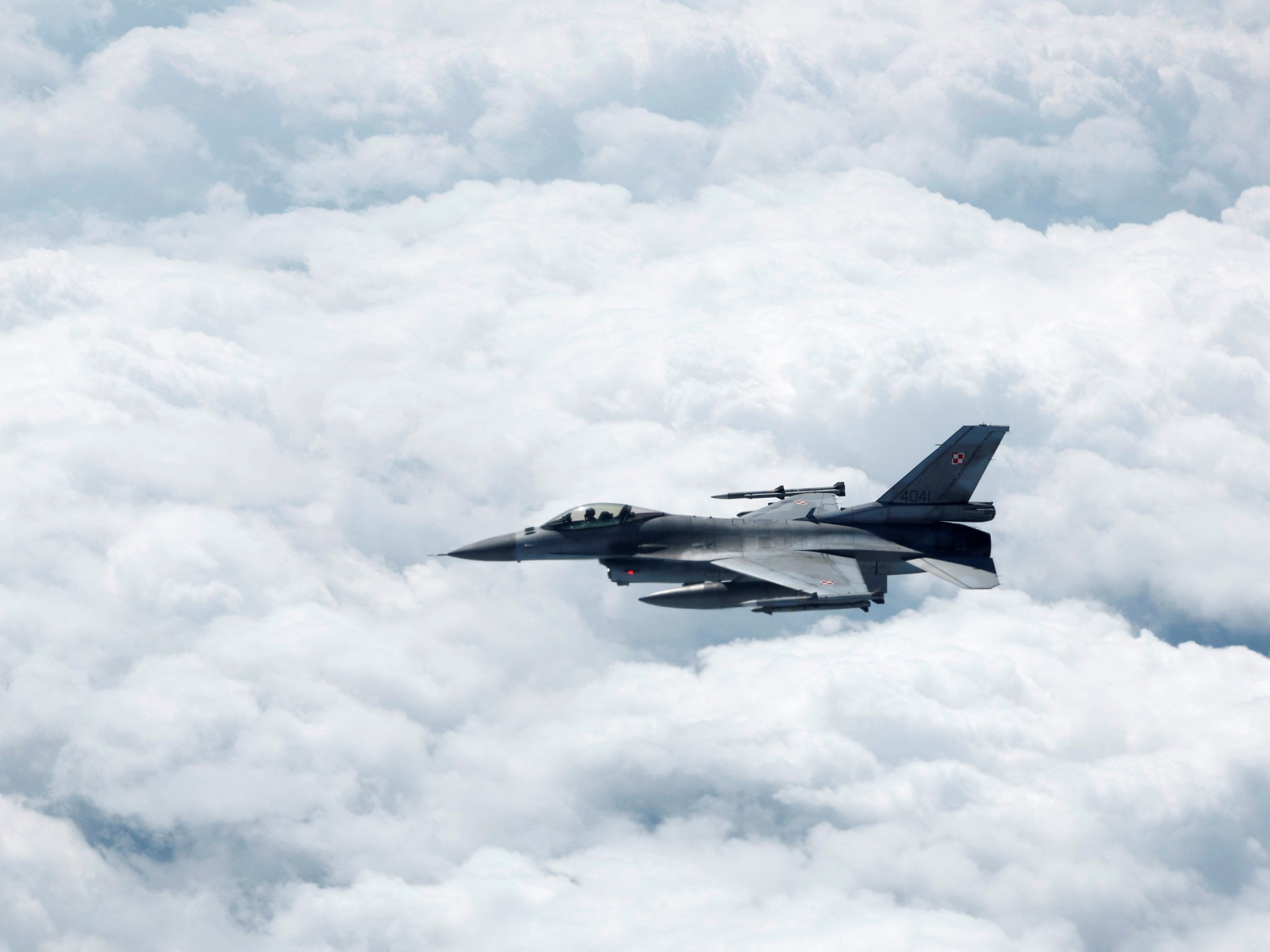 Polish Army Pilot killed as F-16 jet crashes during airshow preparation | Aviation News