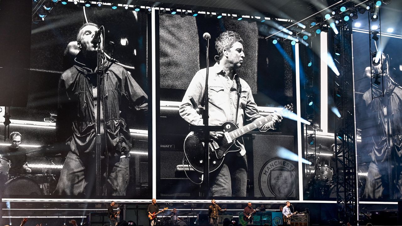 Oasis Look So Cool Because They Look the Same
