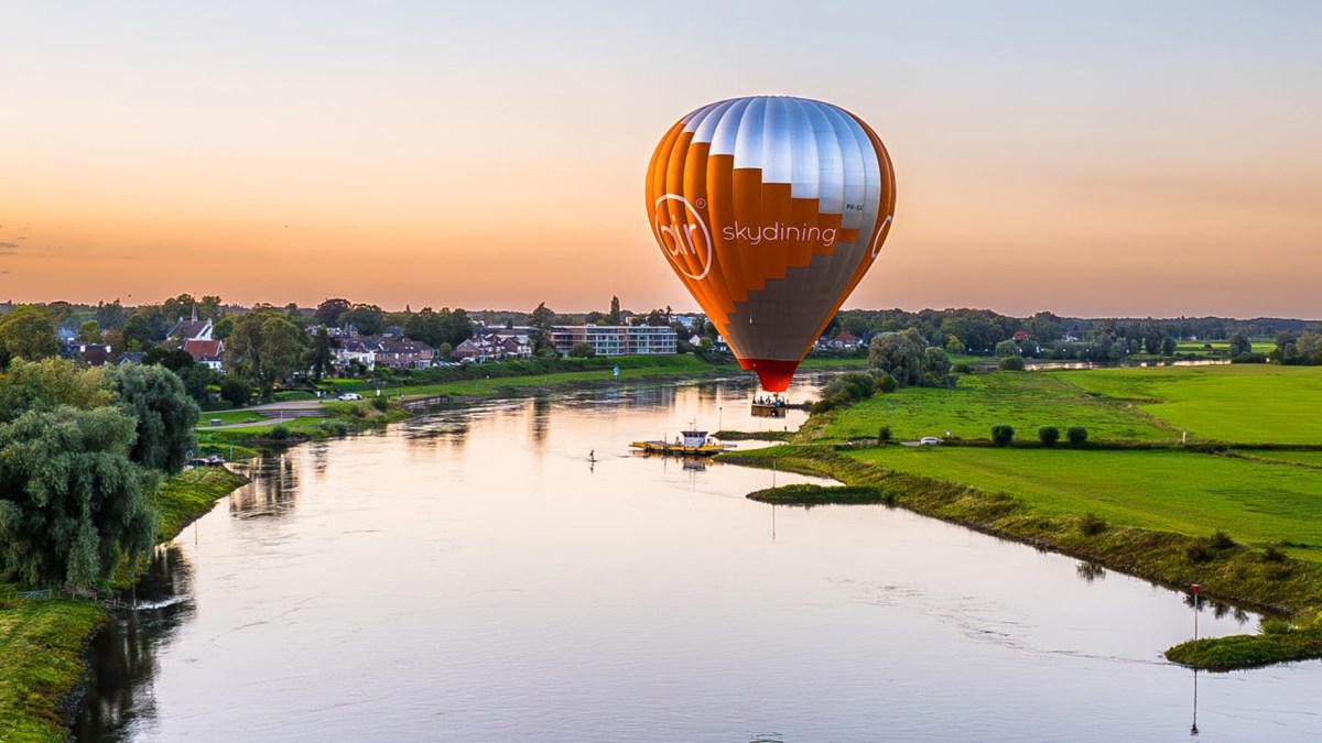 Welcome to your hot-air balloon summer