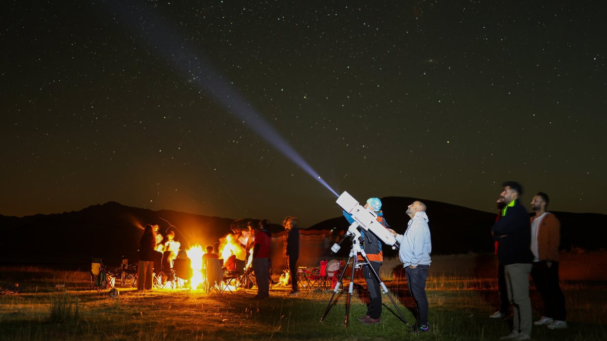 Astronomy enthusiasts flock to Türkiye’s Van for Perseids