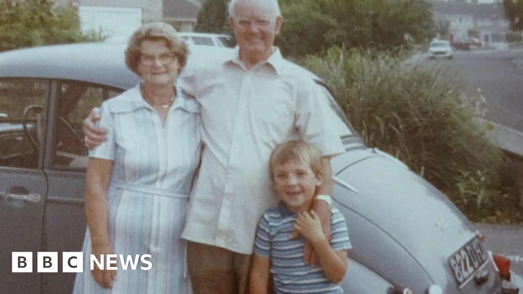 Man’s ‘desperate’ search for grandad’s Morris Minor car
