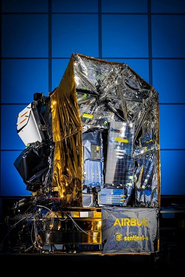 Tracking air pollution from space